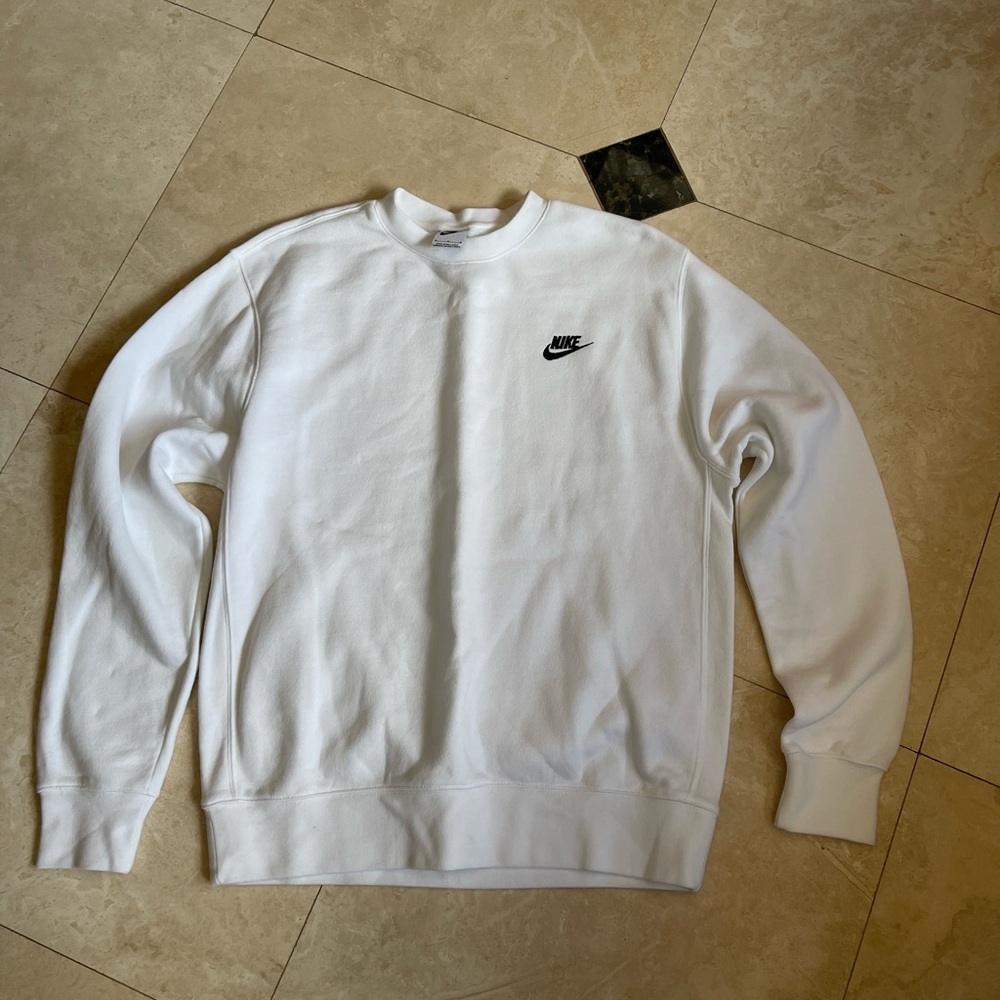 Nike Men’s White Club Sportswear Sweatshirt